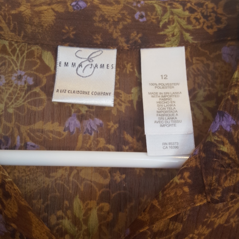 Emma James a Liz Clairborne Company Button down to - Picture 5 of 8